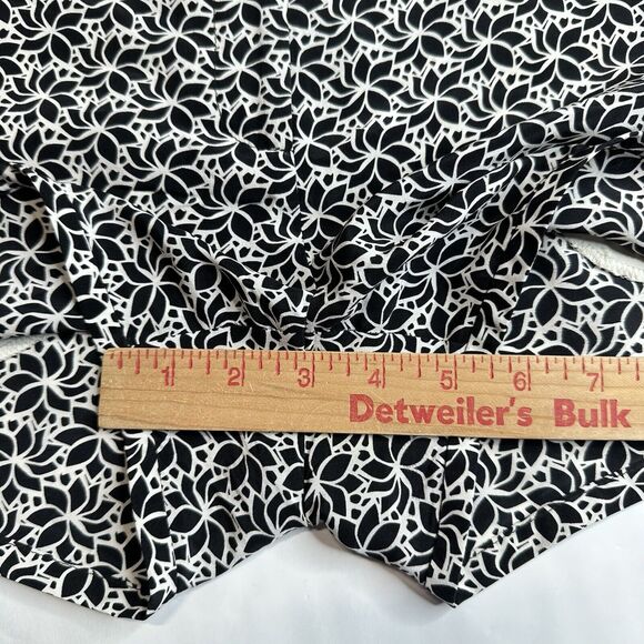Diane Von Furstenberg Silk Shorts Womens 4 Black/White Floral Zip Front Pockets - Picture 9 of 16